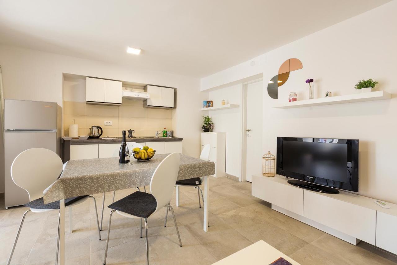 Apartaments Punta Relax أوماغ المظهر الخارجي الصورة