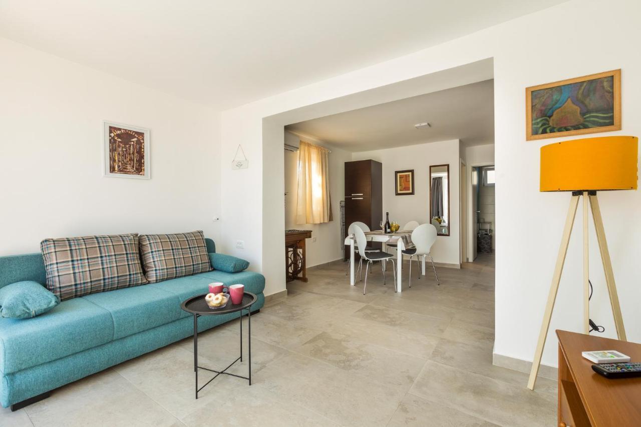 Apartaments Punta Relax أوماغ المظهر الخارجي الصورة