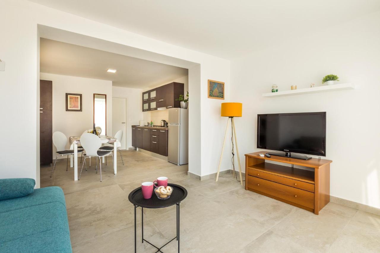 Apartaments Punta Relax أوماغ المظهر الخارجي الصورة