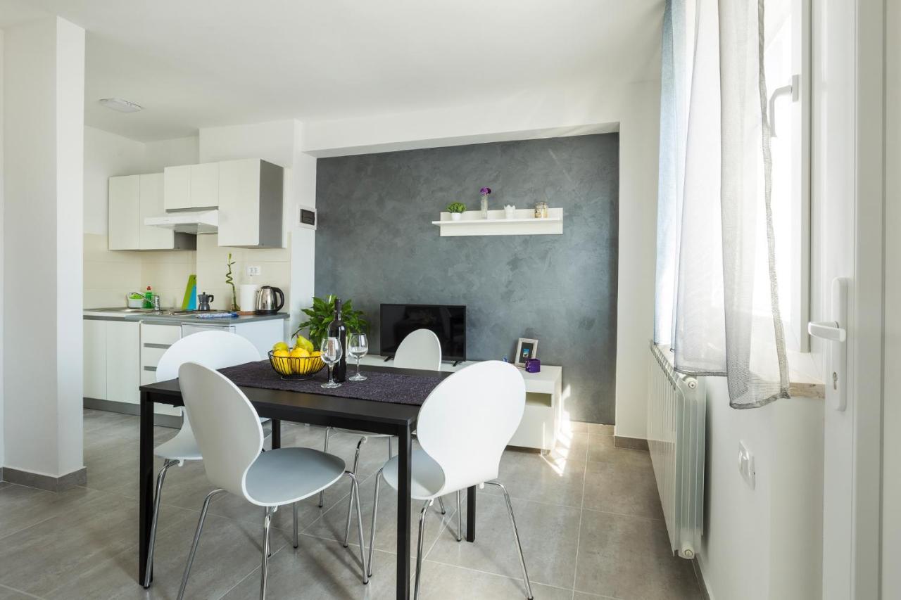 Apartaments Punta Relax أوماغ المظهر الخارجي الصورة