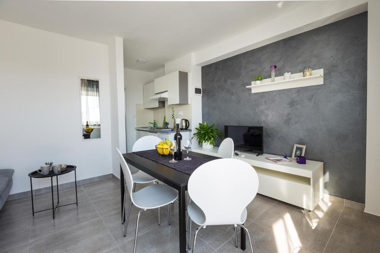 Apartaments Punta Relax أوماغ المظهر الخارجي الصورة